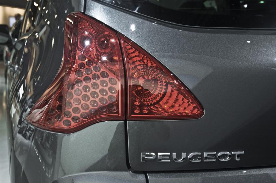  Peugeot 3008 2010 года  (фото 71 из 148)